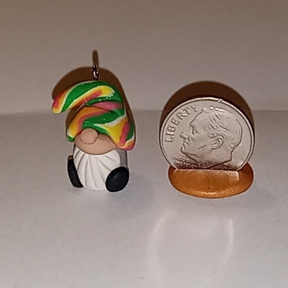 🎯 10 for $10 / Gnome Charm - Picture 1 of 2